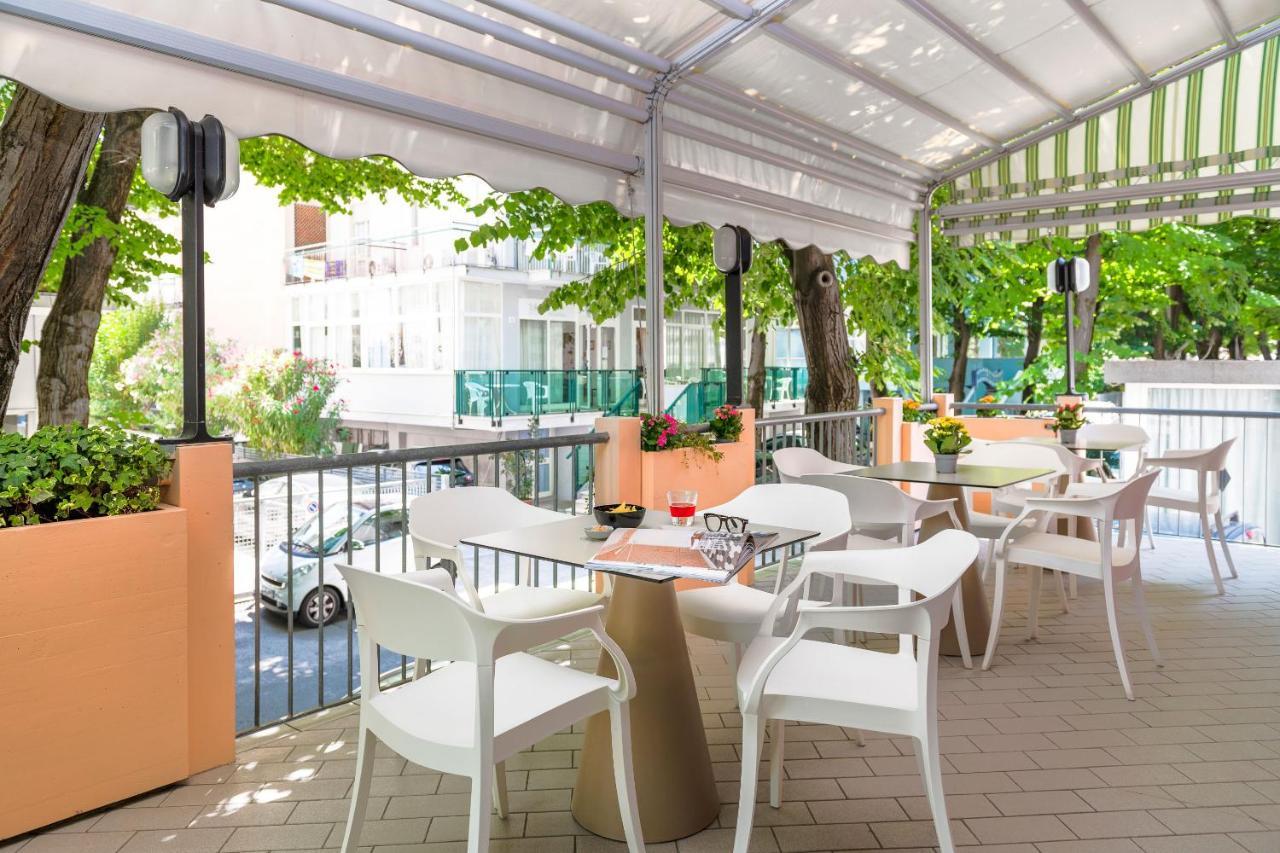 Hotel Tres Jolie ريميني المظهر الخارجي الصورة
