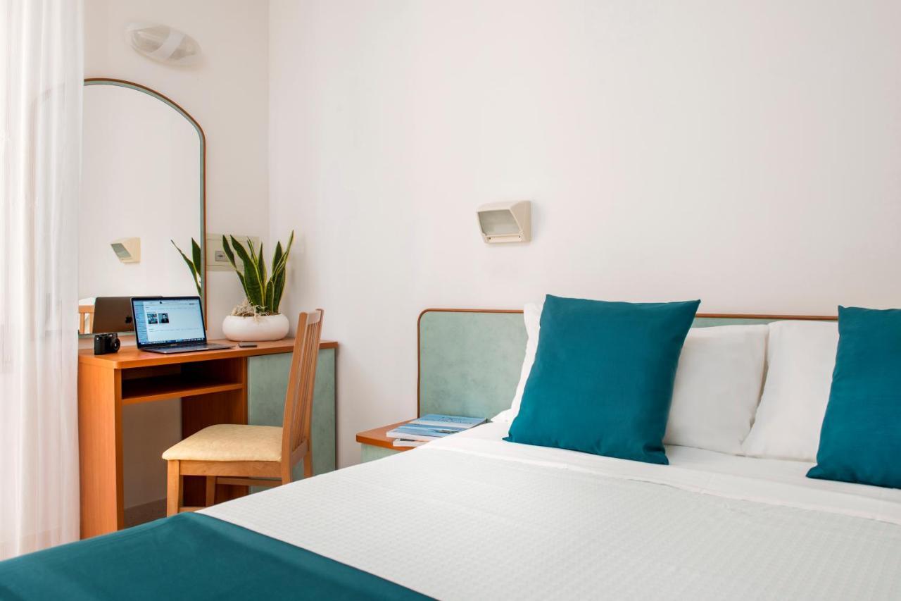 Hotel Tres Jolie ريميني المظهر الخارجي الصورة