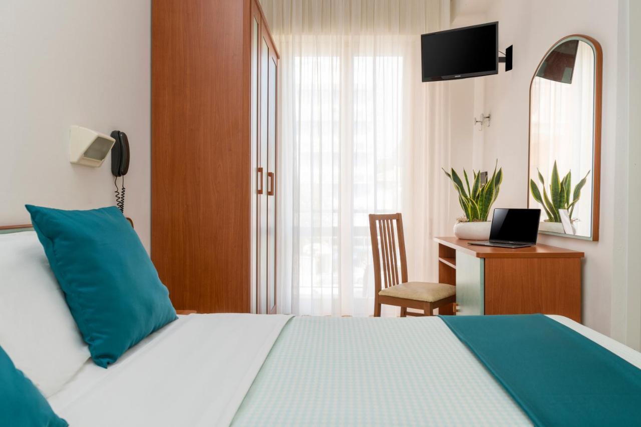 Hotel Tres Jolie ريميني المظهر الخارجي الصورة