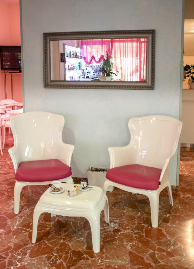 Hotel Tres Jolie ريميني المظهر الخارجي الصورة