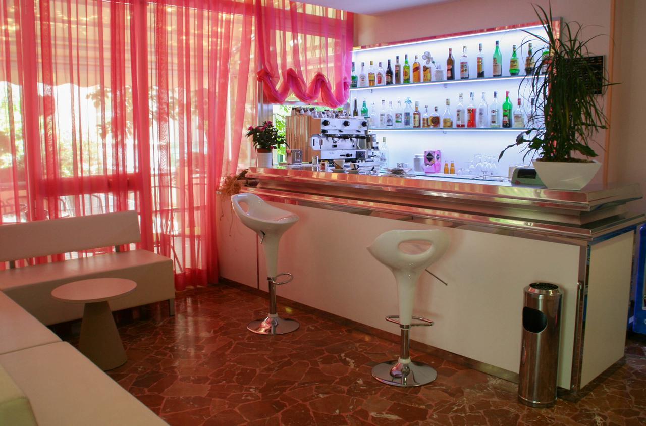 Hotel Tres Jolie ريميني المظهر الخارجي الصورة